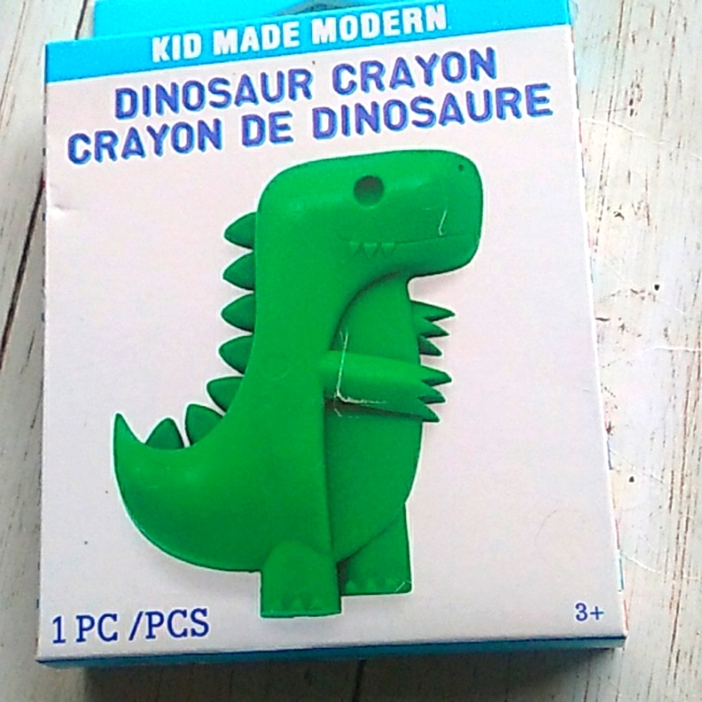 New !  Dinosaur Crayon With Box